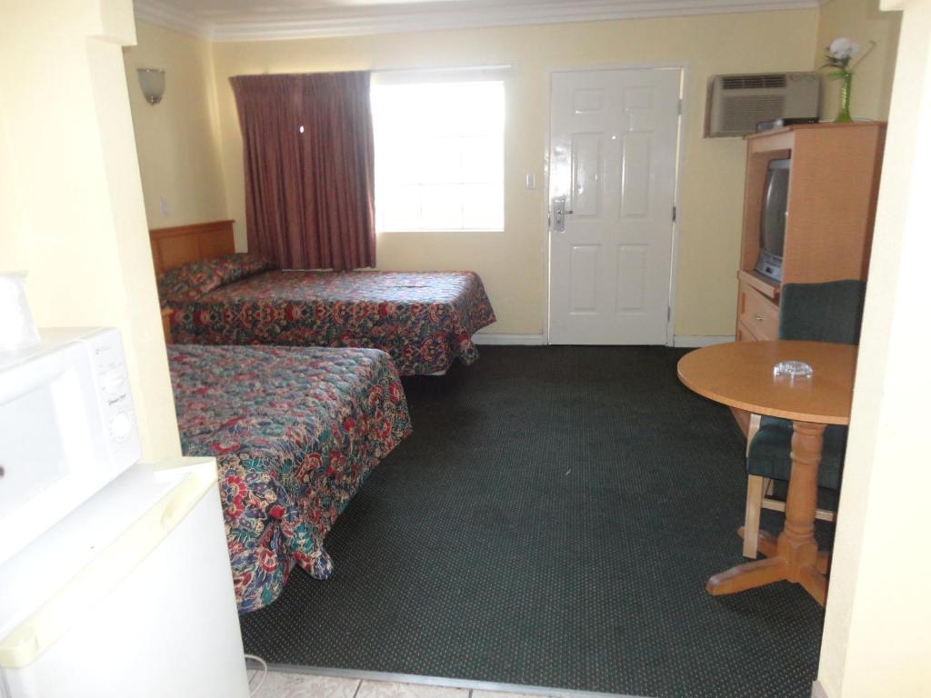 Budget Inn San Fernando Room photo