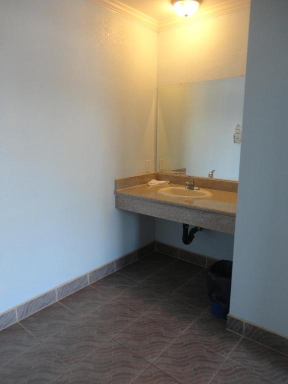 Budget Inn San Fernando Room photo